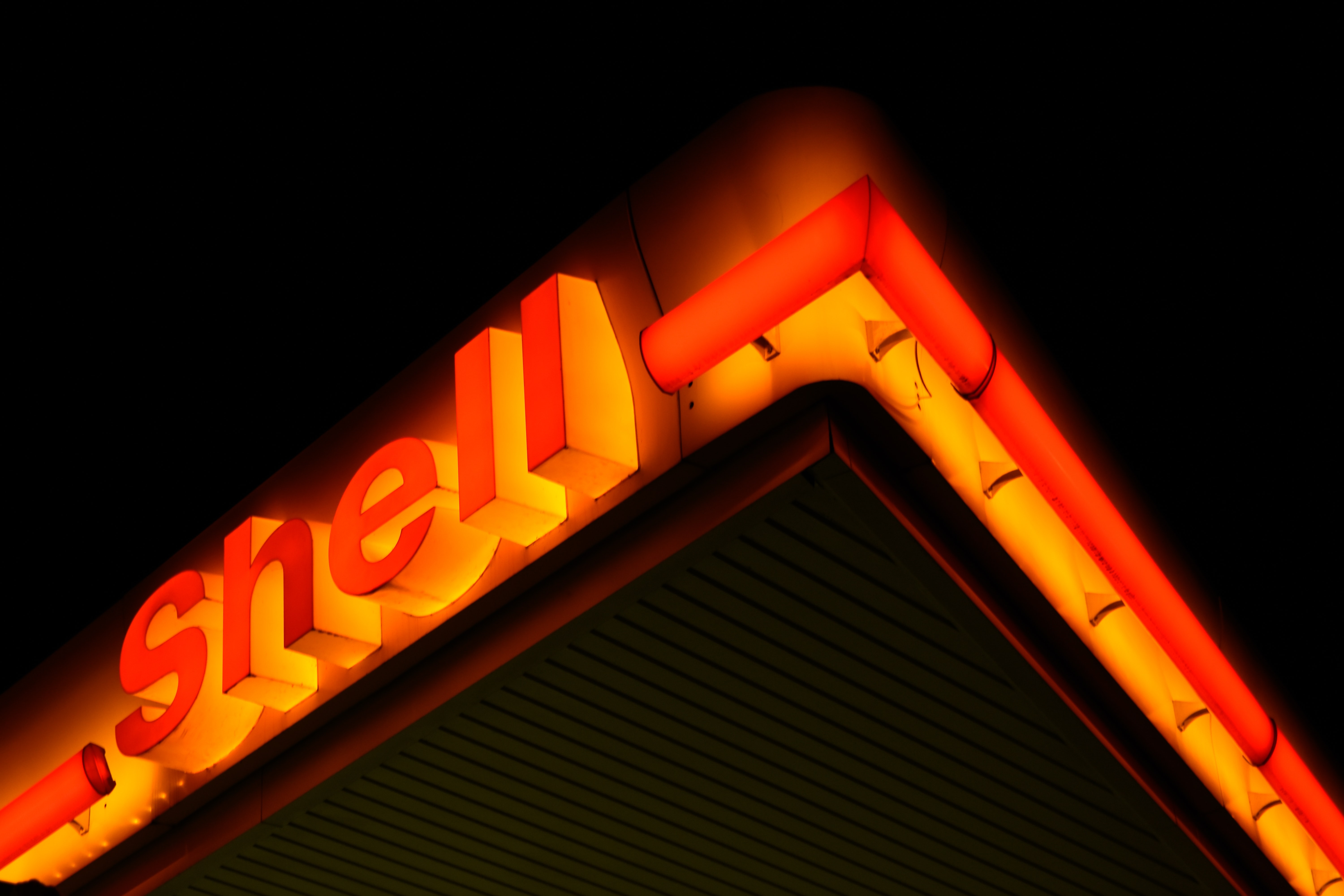 Shell plans multi-billion writedown on weakened oil demand