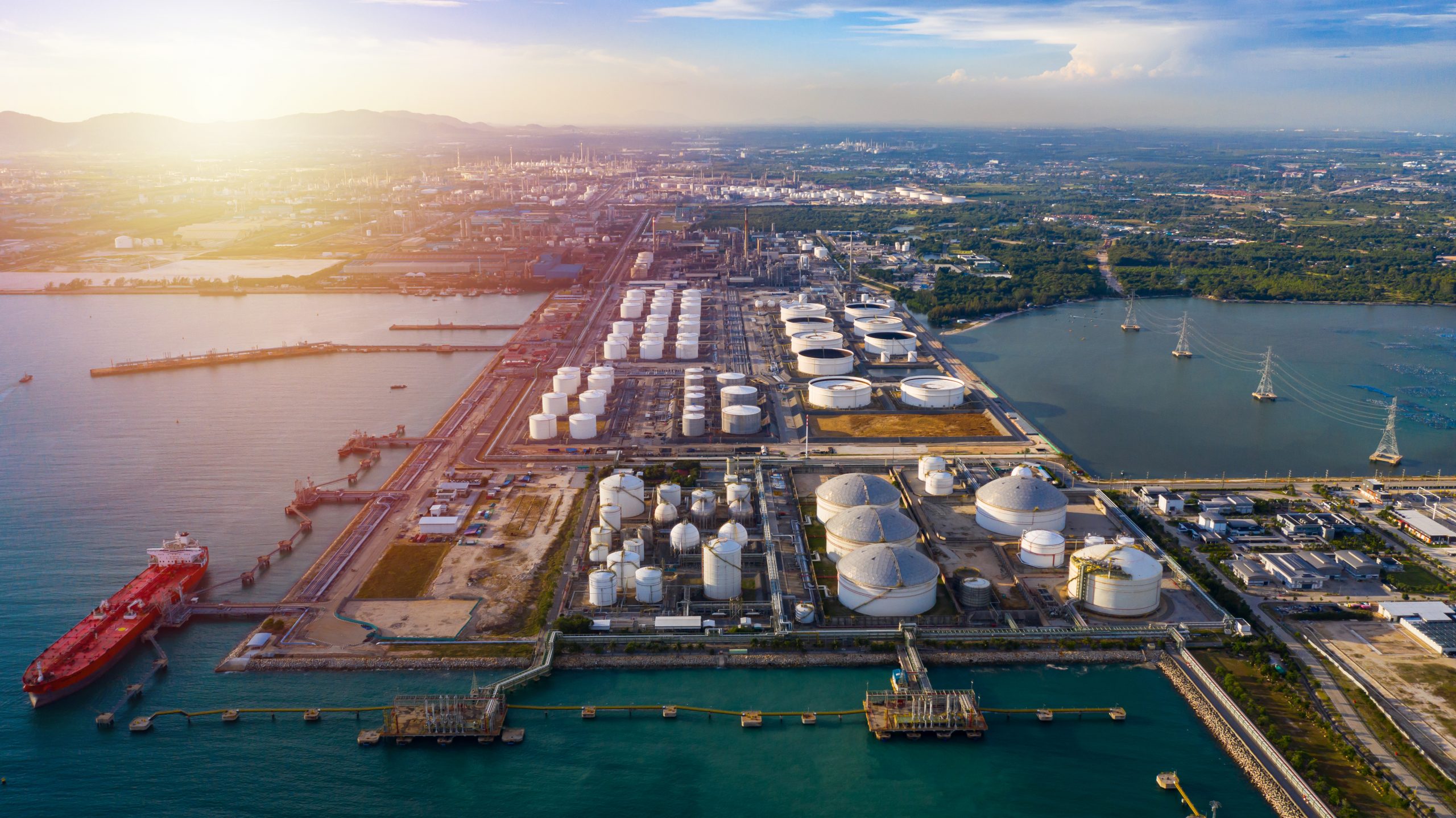 Gothenburg to Develop Methanol Bunkering Storage