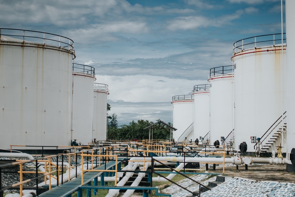 <strong>Contango on the Horizon? Navigating the Turning Tide in Oil Storage Economics</strong>