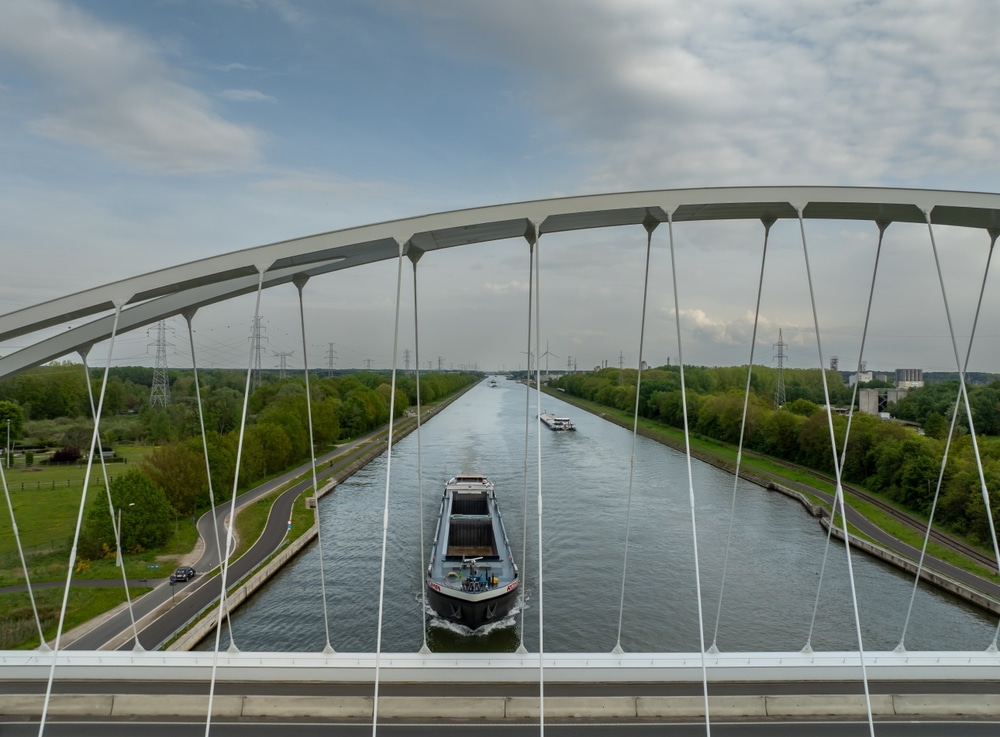 ARA Freight Market: Volume Swings, Rate Drops, and Summer Stillness