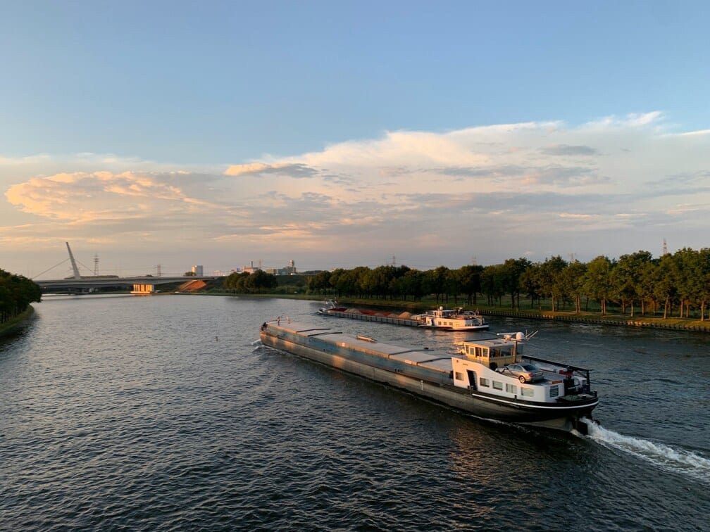 ARA Freight Market: Volumes Surge as Delays and Rhine Constraints Drive Demand
