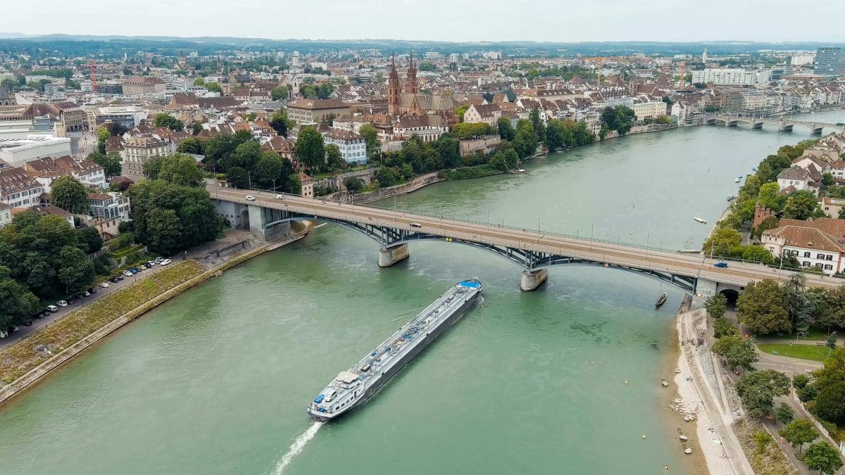 Rhine Freight Market: Stable Rates Amid Full Intakes and Reduced Activity
