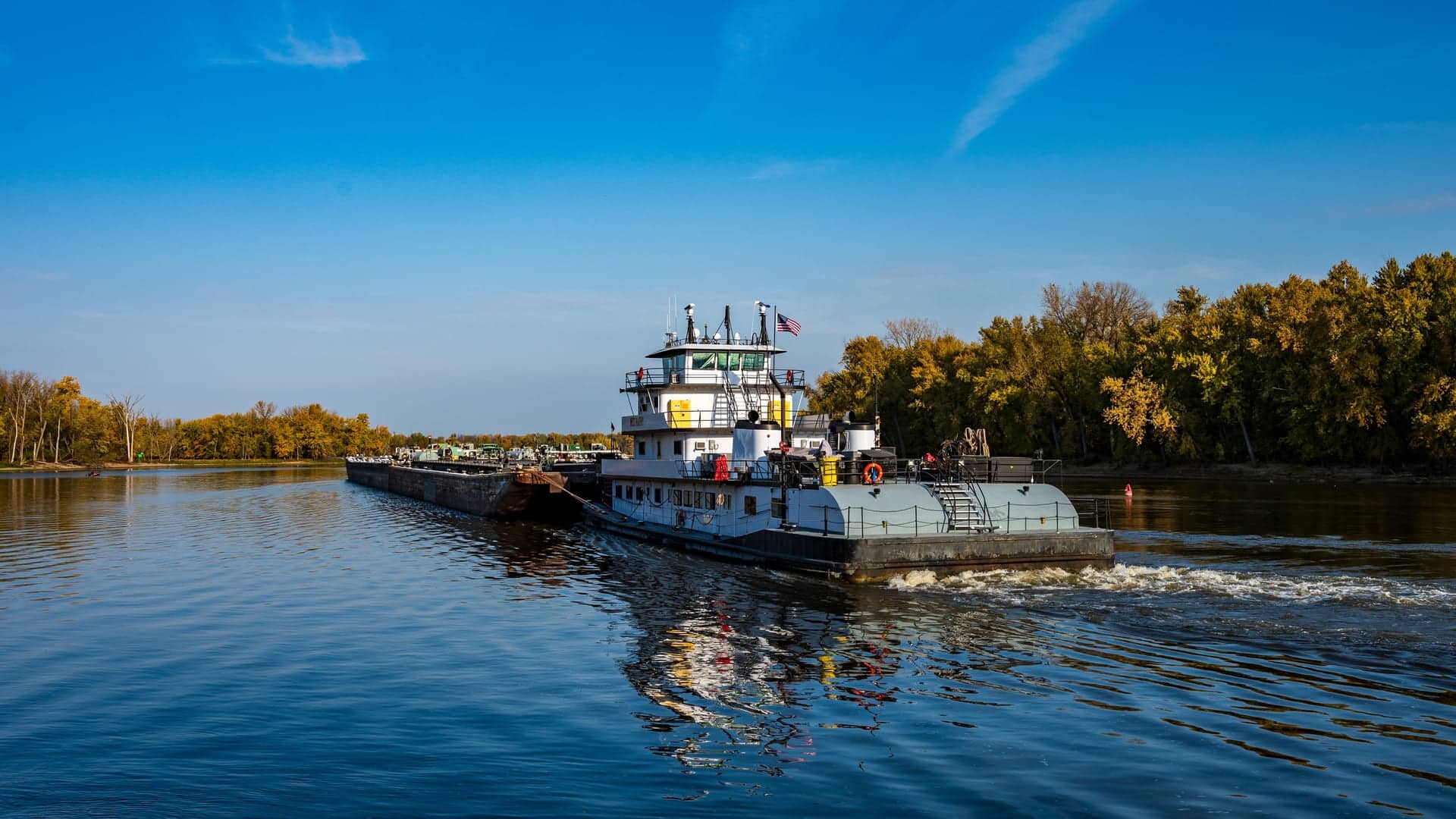 Rhine Freight Market: Flat Rates Persist as Charterers Remain Cautious