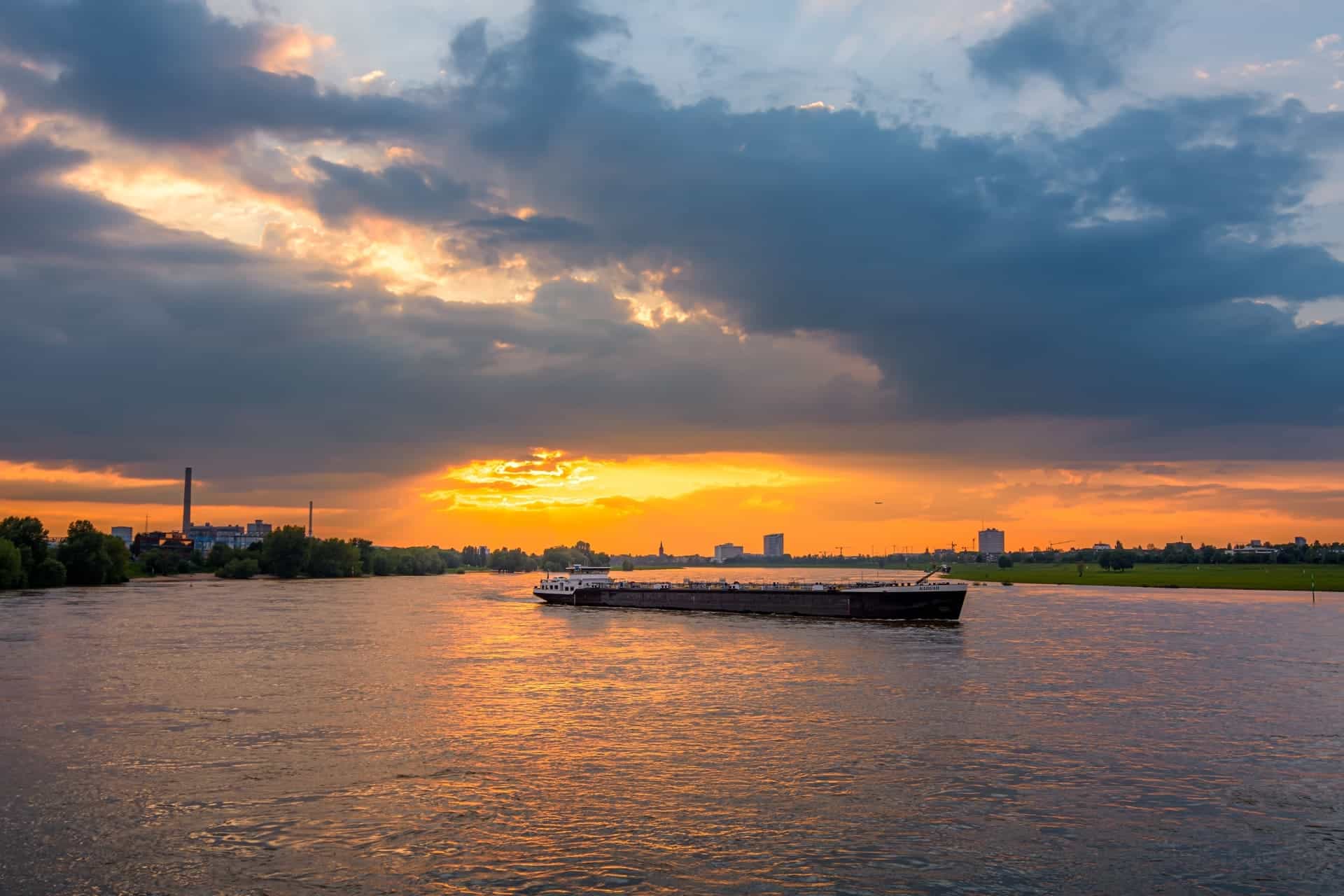 ARA Freight Market: Light Ends Soften as Week Closes on Subdued Note