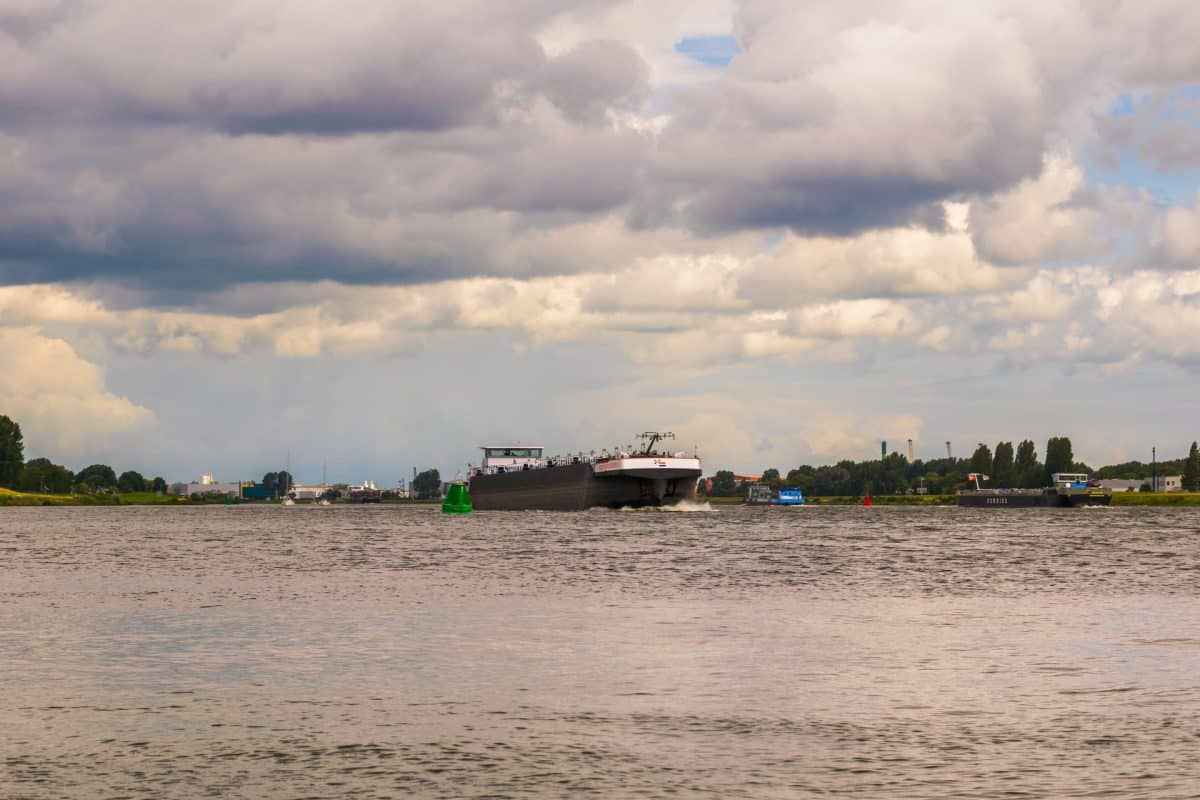 Rhine Freight Market: Holiday-Shortened Week Sees Steady Activity and Rising Water Levels