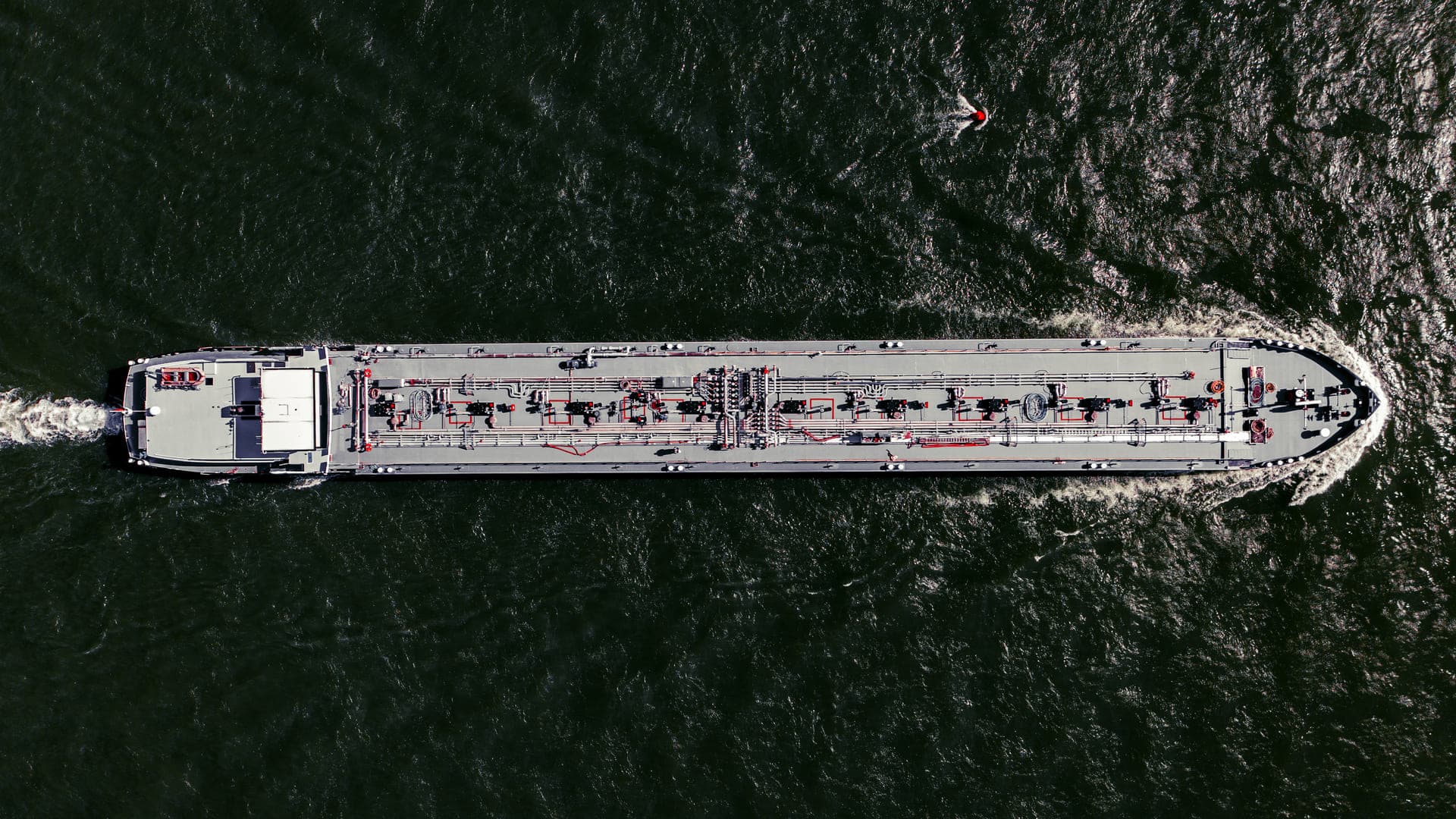 ARA Freight Market: Extreme Barge Scarcity Drives Middle Distillates to New Highs