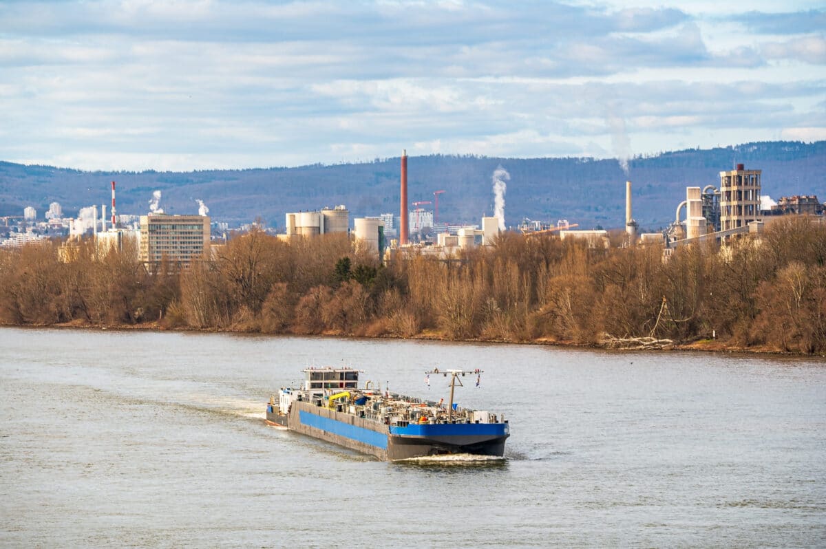 ARA Freight Market: Rhine Diversions Keep Barges Scarce as Rates Edge Higher Late in the Week