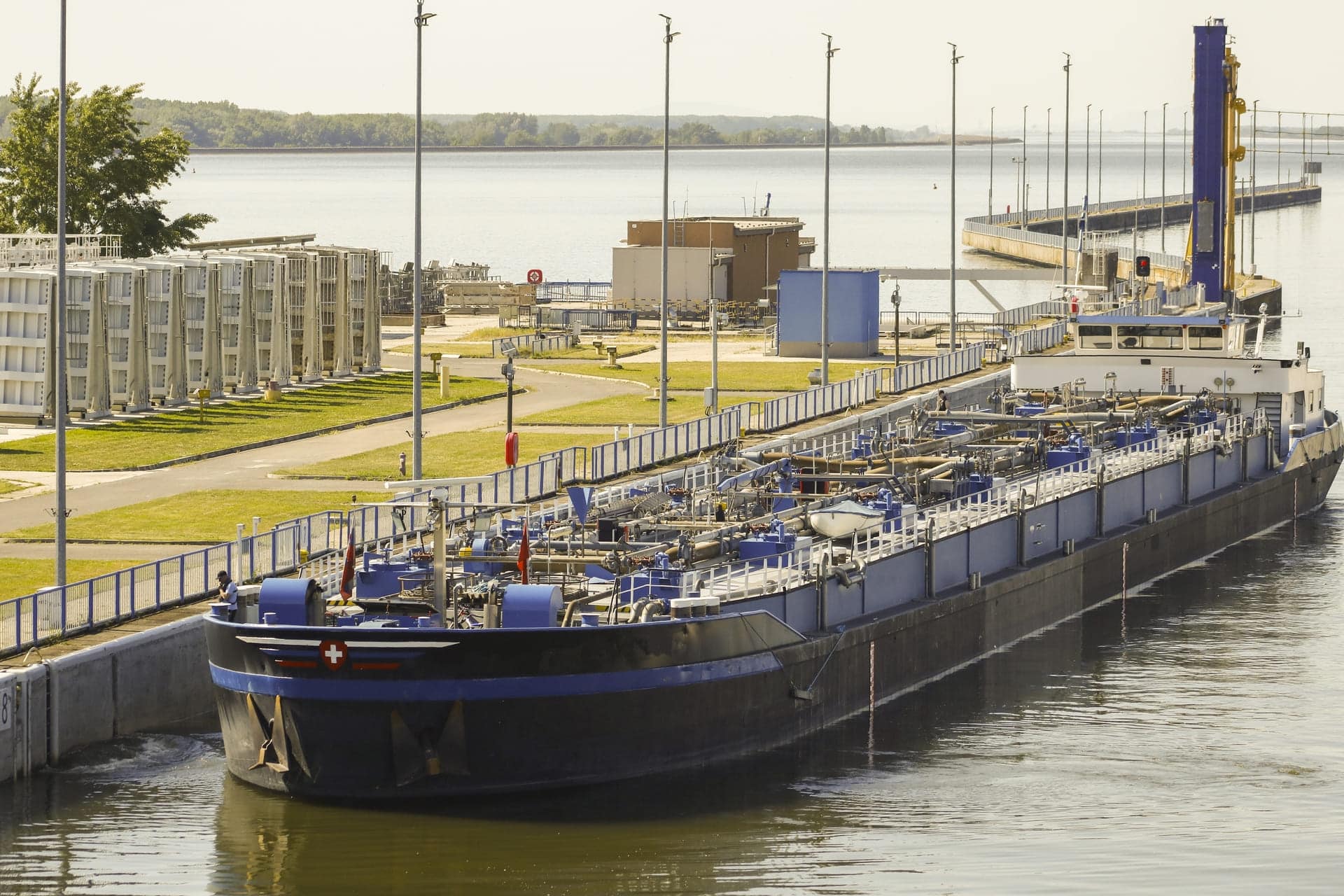 Rhine Freight Market: Rates Step Back Midweek as a Small Water Wave Draws Cautious Interest